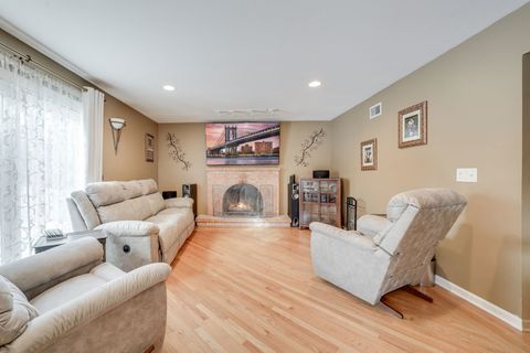 Tiny photo for 254 Bunting Lane, Bloomingdale, IL 60108 (MLS # 12620850)