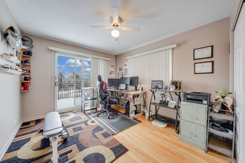 Tiny photo for 254 Bunting Lane, Bloomingdale, IL 60108 (MLS # 12620850)