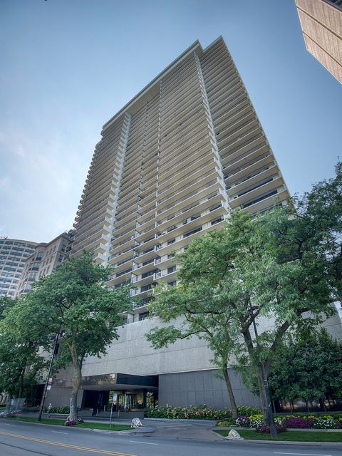 1212 N Lake Shore Drive 21AS Chicago IL 60610