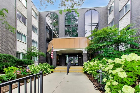Photo of 9529 Bronx Place #213, Skokie, IL 60077 (MLS # 12724929)