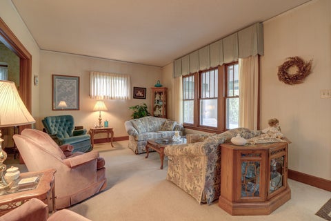Tiny photo for 515 Melrose Court, Clinton, IA 52732 (MLS # 12745793)