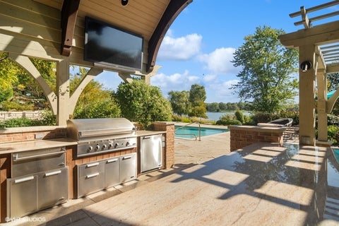 Tiny photo for 65 ROUND BARN Road, Barrington Hills, IL 60010 (MLS # 12743487)