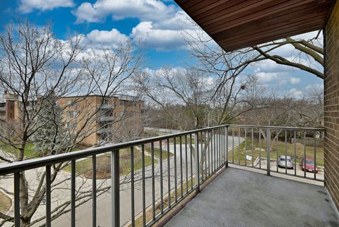 Tiny photo for 945 E Kenilworth Avenue #312, Palatine, IL 60074 (MLS # 12631728)