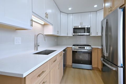 Tiny photo for 945 E Kenilworth Avenue #312, Palatine, IL 60074 (MLS # 12631728)