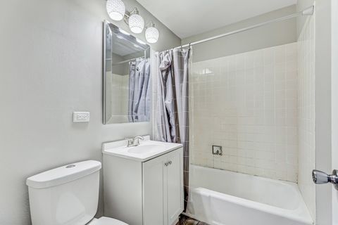 Tiny photo for 8864 Northshore Drive #1A, Des Plaines, IL 60016 (MLS # 12604258)