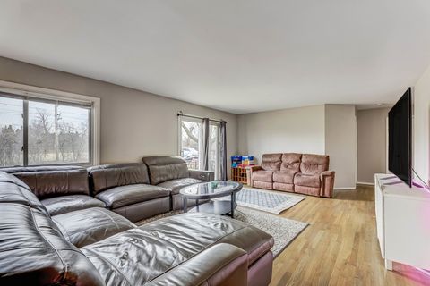 Tiny photo for 8864 Northshore Drive #1A, Des Plaines, IL 60016 (MLS # 12604258)