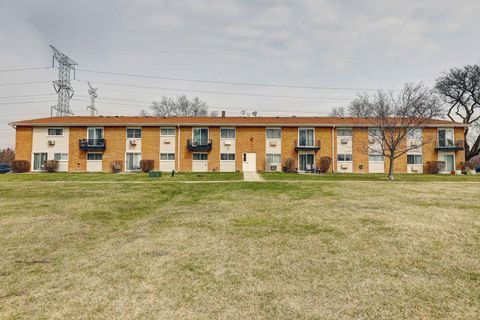 Photo of 8864 Northshore Drive #1A, Des Plaines, IL 60016 (MLS # 12604258)