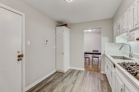 Tiny photo for 8864 Northshore Drive #1A, Des Plaines, IL 60016 (MLS # 12604258)