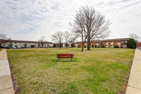 Tiny photo for 8864 Northshore Drive #1A, Des Plaines, IL 60016 (MLS # 12604258)