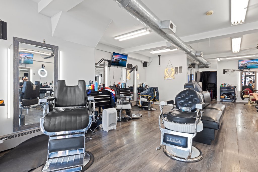 5536 S Pulaski Road
