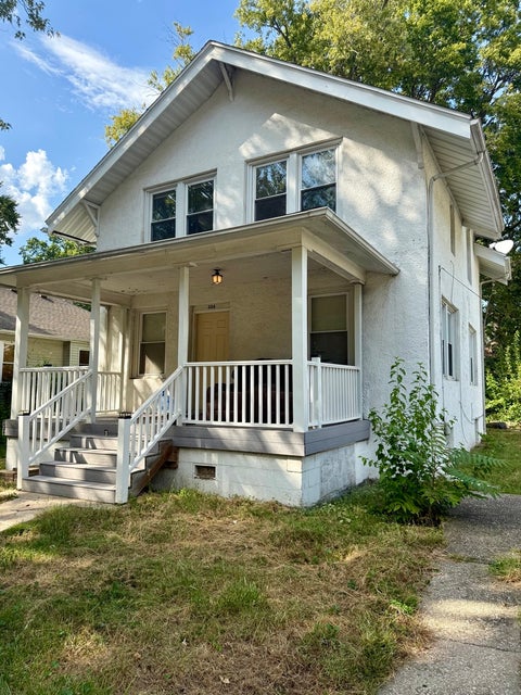 Photo of 306 W Beardsley Avenue, Champaign, IL 61820 (MLS # 12761158)