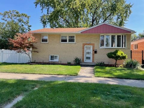 Photo of 12411 S Lincoln Street, Calumet Park, IL 60827 (MLS # 12496360) Photo of 12411 S Lincoln Street, Calumet Park, IL 60827 (MLS # 12496360)