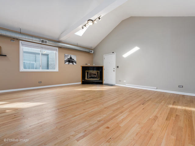 2406 W Flournoy Street 4