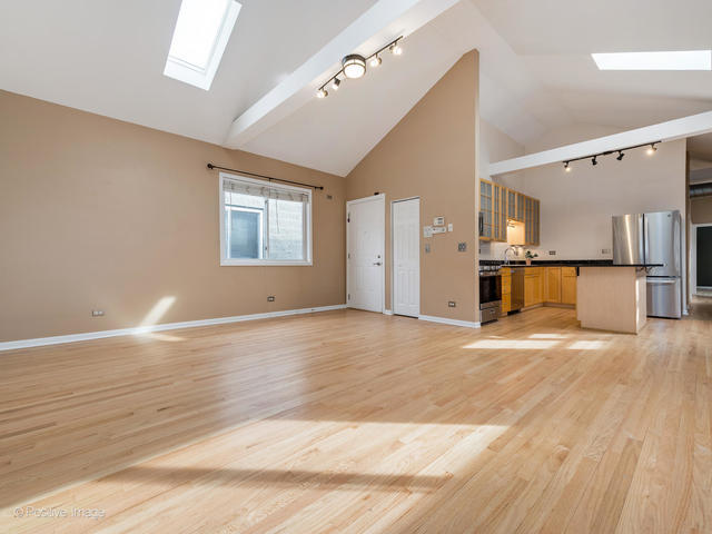 2406 W Flournoy Street 4