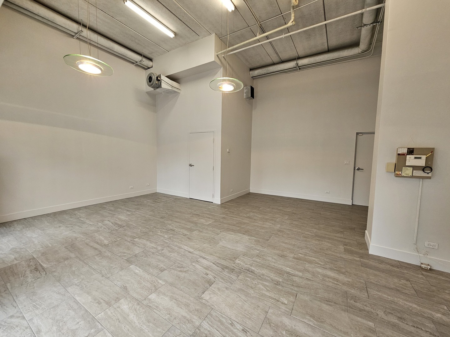 657 W Fulton Street