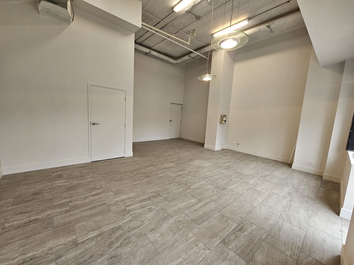657 W Fulton Street