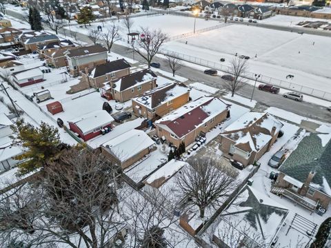 A home in Evergreen Park