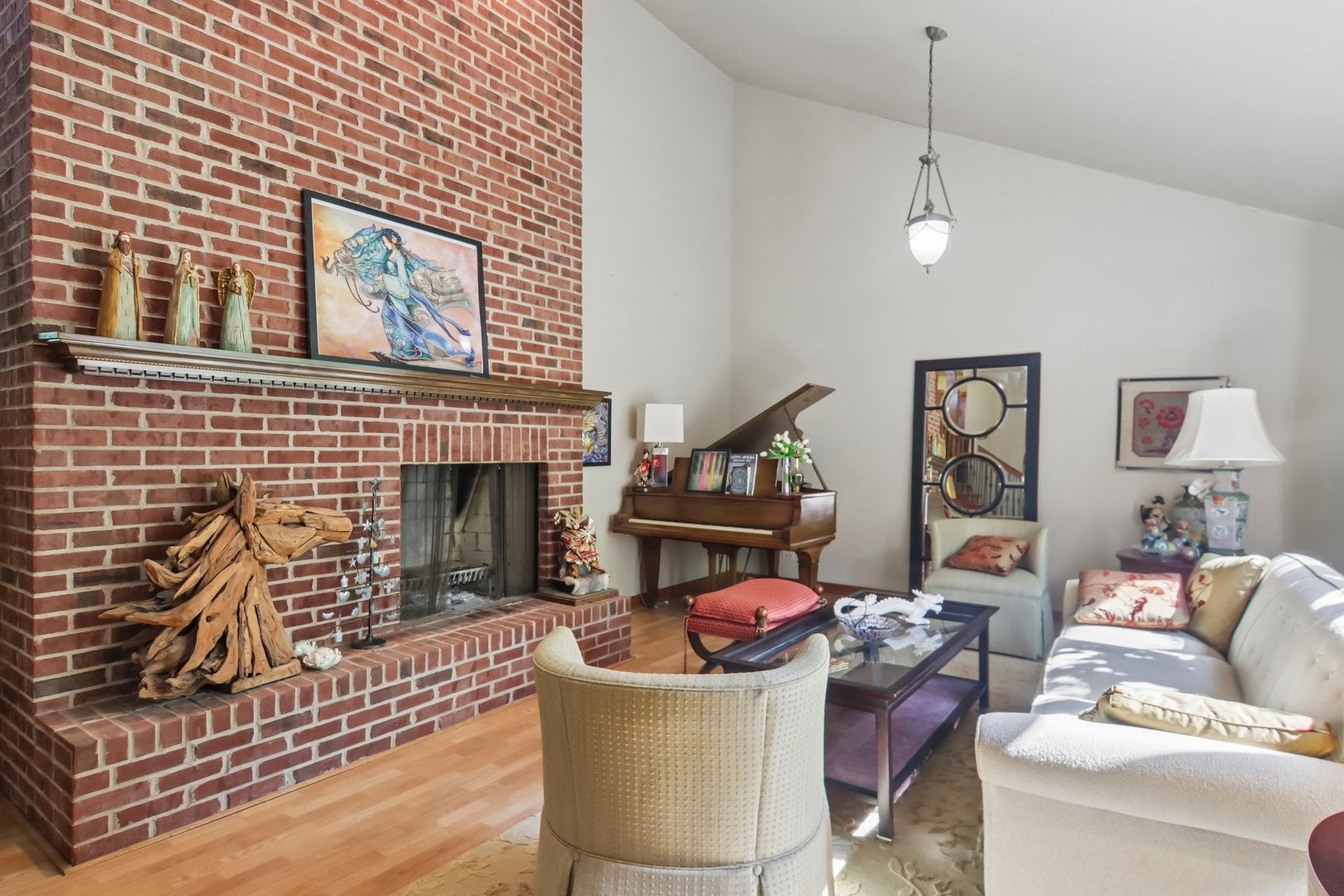 9017 Wildrose Lane