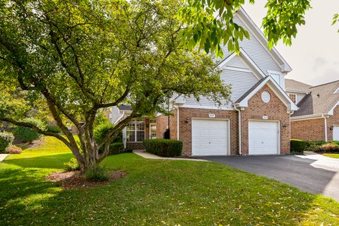 Photo of 2037 S LINCOLN Avenue #2037, Lombard, IL 60148 (MLS # 12465952)