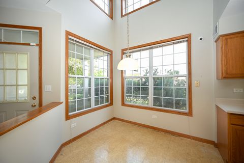 Tiny photo for 2037 S LINCOLN Avenue #2037, Lombard, IL 60148 (MLS # 12465952)