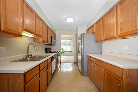 Tiny photo for 2037 S LINCOLN Avenue #2037, Lombard, IL 60148 (MLS # 12465952)