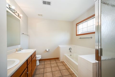 Tiny photo for 2037 S LINCOLN Avenue #2037, Lombard, IL 60148 (MLS # 12465952)