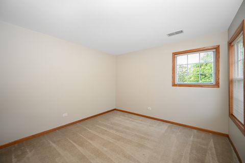 Tiny photo for 2037 S LINCOLN Avenue #2037, Lombard, IL 60148 (MLS # 12465952)