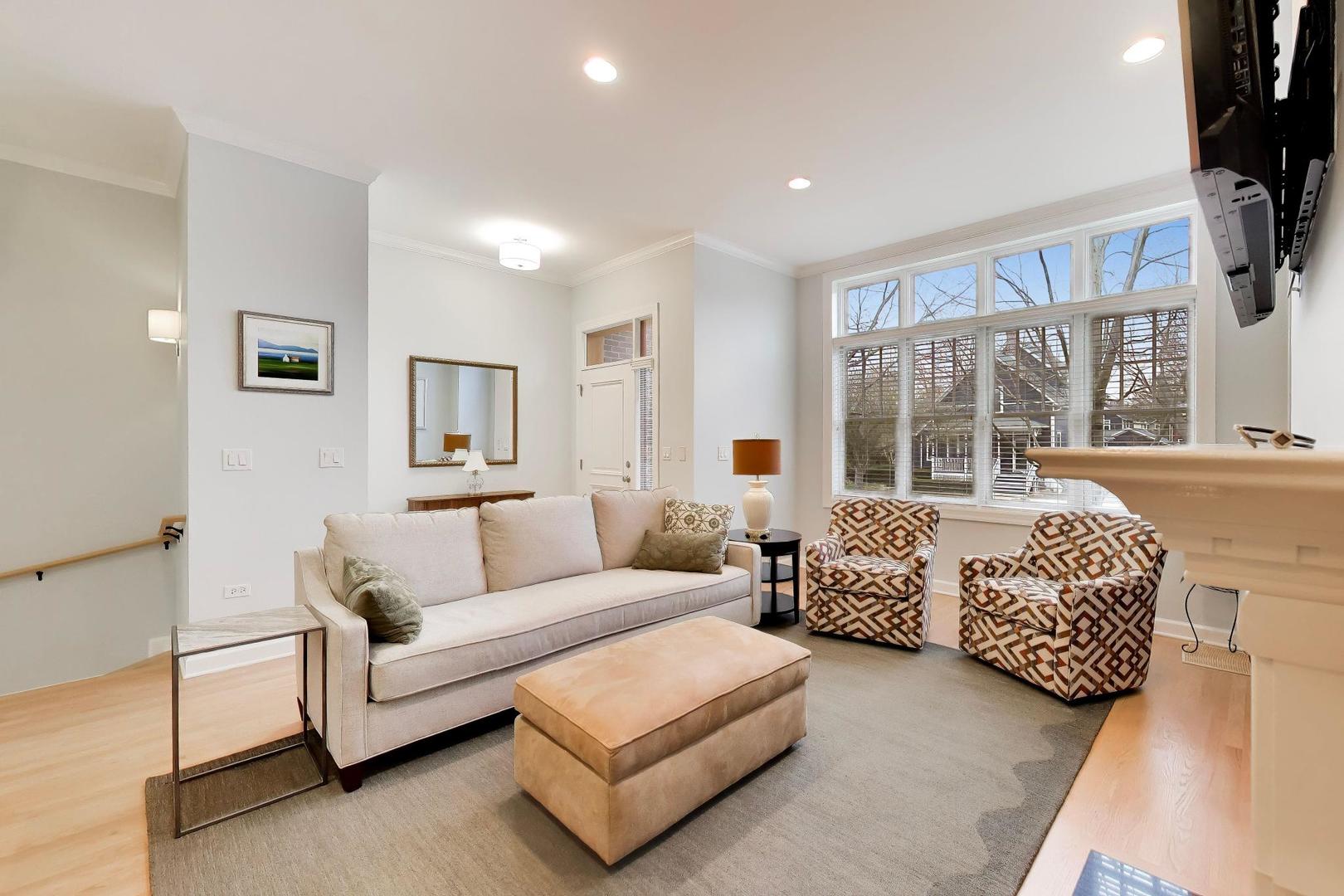 207 S Evergreen Avenue