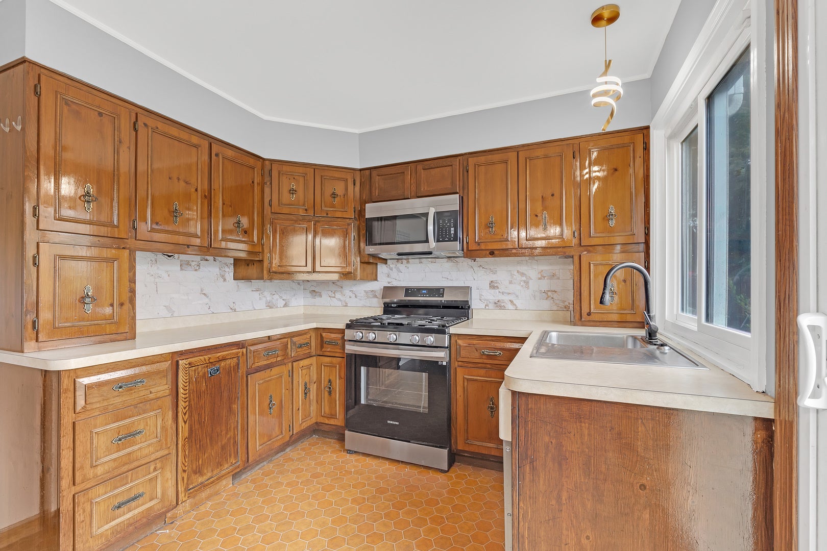 414 Gainsborough Court