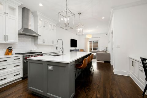Tiny photo for 2333 N Southport Avenue #1, Chicago, IL 60614 (MLS # 12708648)