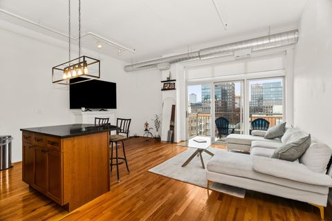 Tiny photo for 950 W MONROE Street #817, Chicago, IL 60607 (MLS # 12590850)