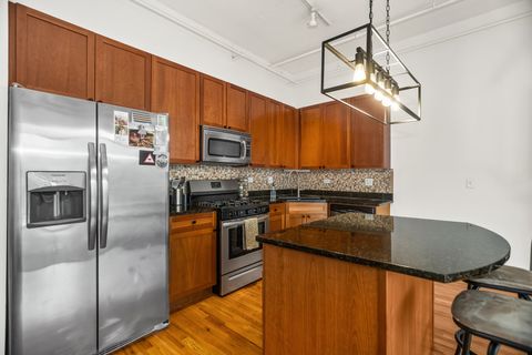 Tiny photo for 950 W MONROE Street #817, Chicago, IL 60607 (MLS # 12590850)