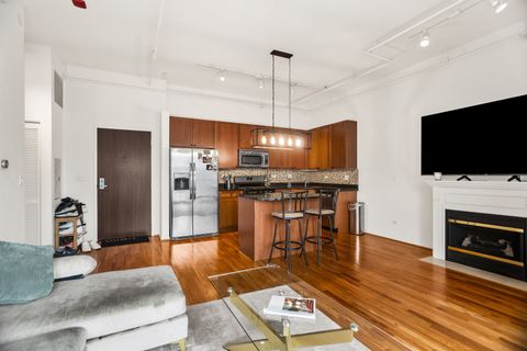 Tiny photo for 950 W MONROE Street #817, Chicago, IL 60607 (MLS # 12590850)