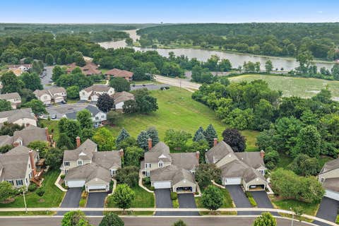 Tiny photo for 232 Sedgewick Circle, St. Charles, IL 60174 (MLS # 12711640)