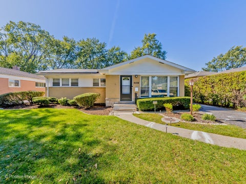 Photo of 9338 Keeler Avenue, Skokie, IL 60076 (MLS # 12774676)