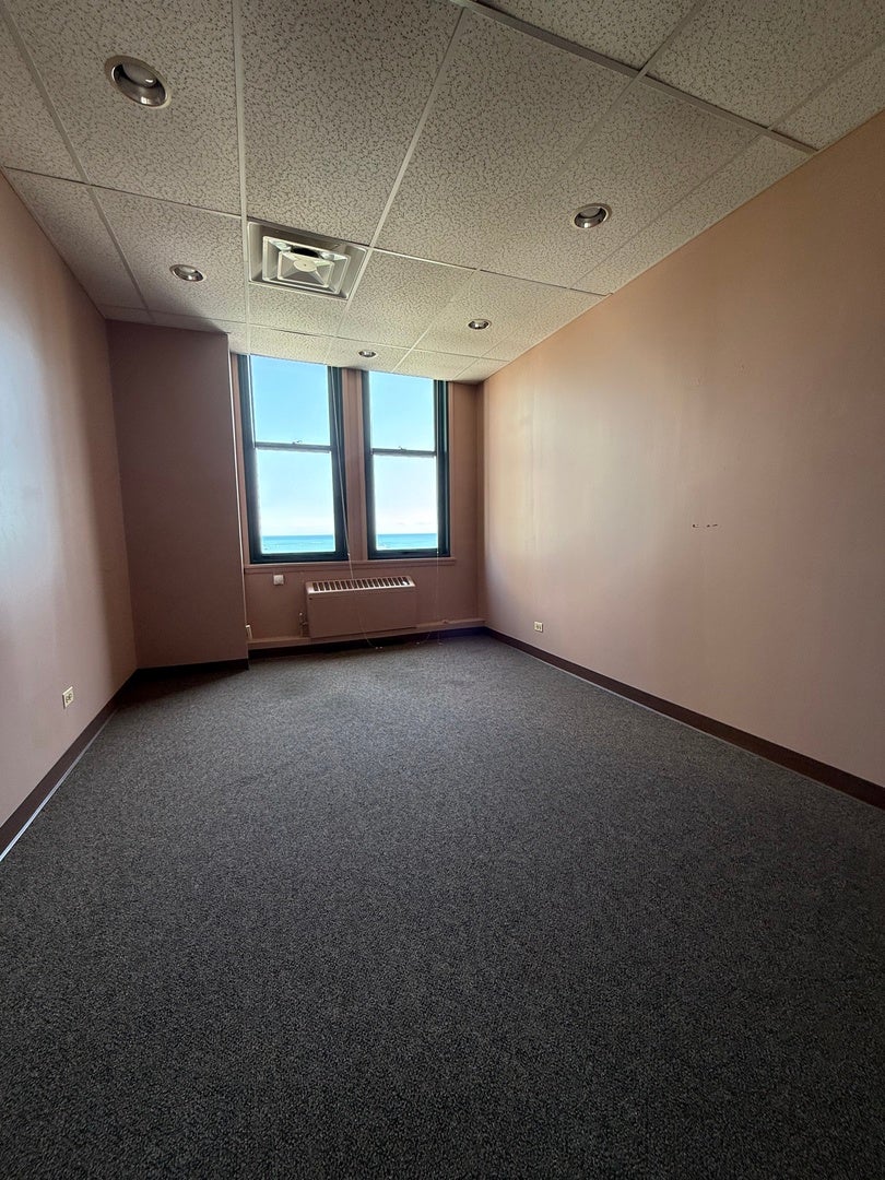 111 N Wabash Avenue 1726