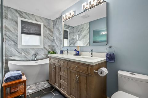 Tiny photo for 6923 N Chicora Avenue, Chicago, IL 60646 (MLS # 12481991)