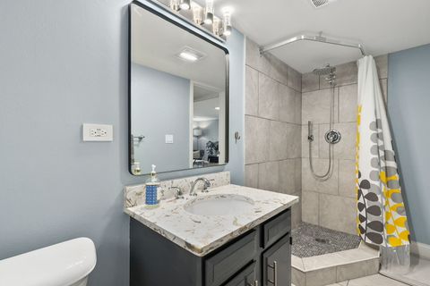 Tiny photo for 6923 N Chicora Avenue, Chicago, IL 60646 (MLS # 12481991)