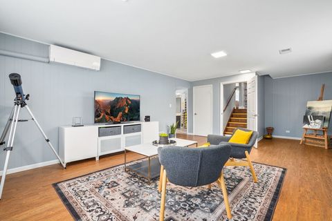 Tiny photo for 6923 N Chicora Avenue, Chicago, IL 60646 (MLS # 12481991)