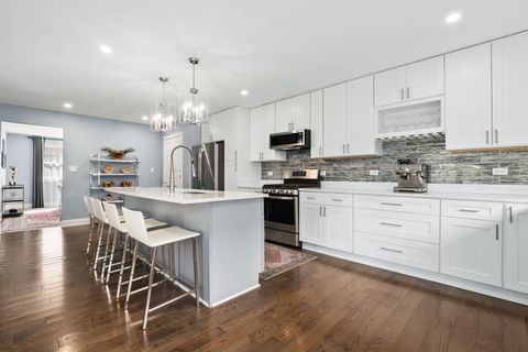 Tiny photo for 6923 N Chicora Avenue, Chicago, IL 60646 (MLS # 12481991)