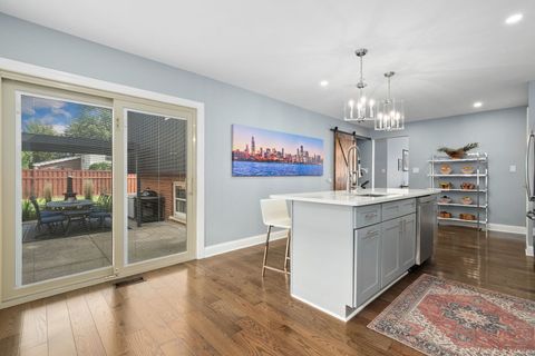 Tiny photo for 6923 N Chicora Avenue, Chicago, IL 60646 (MLS # 12481991)