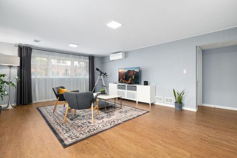 Tiny photo for 6923 N Chicora Avenue, Chicago, IL 60646 (MLS # 12481991)