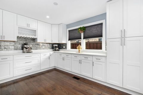 Tiny photo for 6923 N Chicora Avenue, Chicago, IL 60646 (MLS # 12481991)