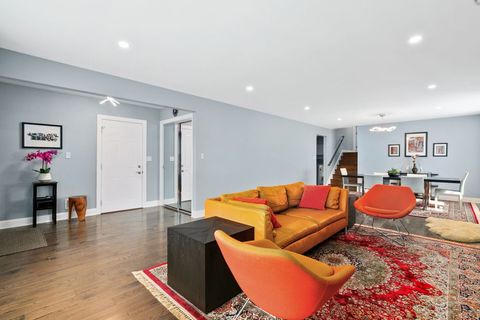 Tiny photo for 6923 N Chicora Avenue, Chicago, IL 60646 (MLS # 12481991)