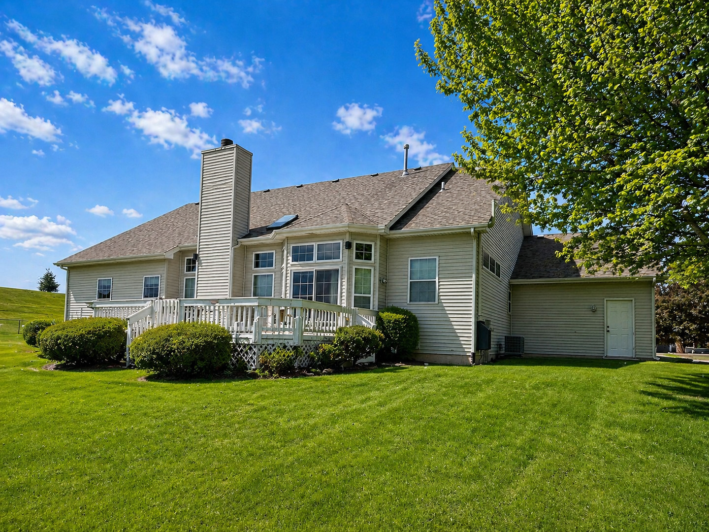 25410 W Latham Court