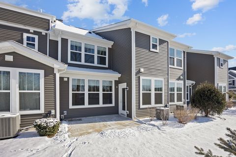 Tiny photo for 537 Watercress Drive, Aurora, IL 60504 (MLS # 12597210)