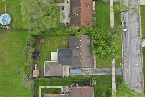 Tiny photo for 277 W Raye Drive, Chicago Heights, IL 60411 (MLS # 12634710)