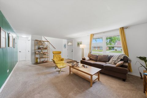 Tiny photo for 277 W Raye Drive, Chicago Heights, IL 60411 (MLS # 12634710)