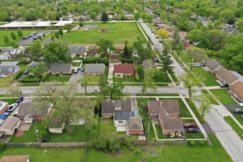 Tiny photo for 277 W Raye Drive, Chicago Heights, IL 60411 (MLS # 12634710)