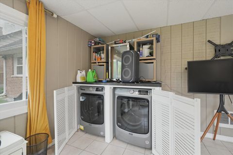 Tiny photo for 277 W Raye Drive, Chicago Heights, IL 60411 (MLS # 12634710)